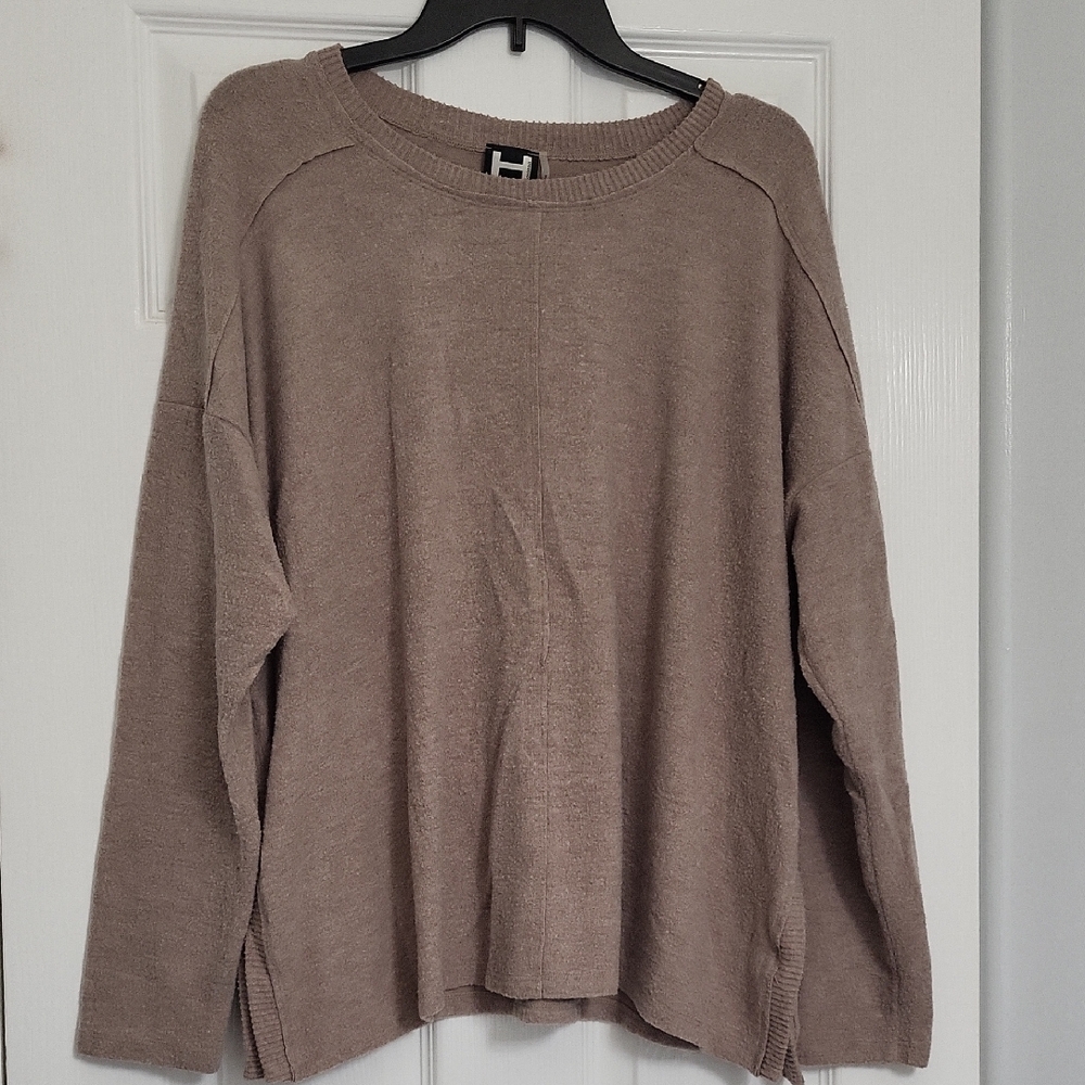 H by Bordeaux Women's Crewneck Sweater in Taupe